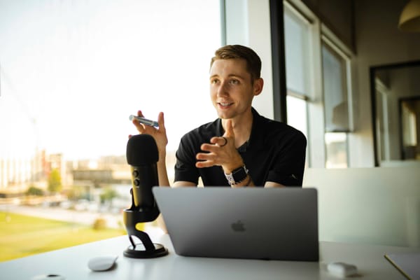 how-to-become-crypto-influencer